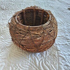 Tenser Handmade Rustic Twig & Wicker Basket With Wooden Supports
